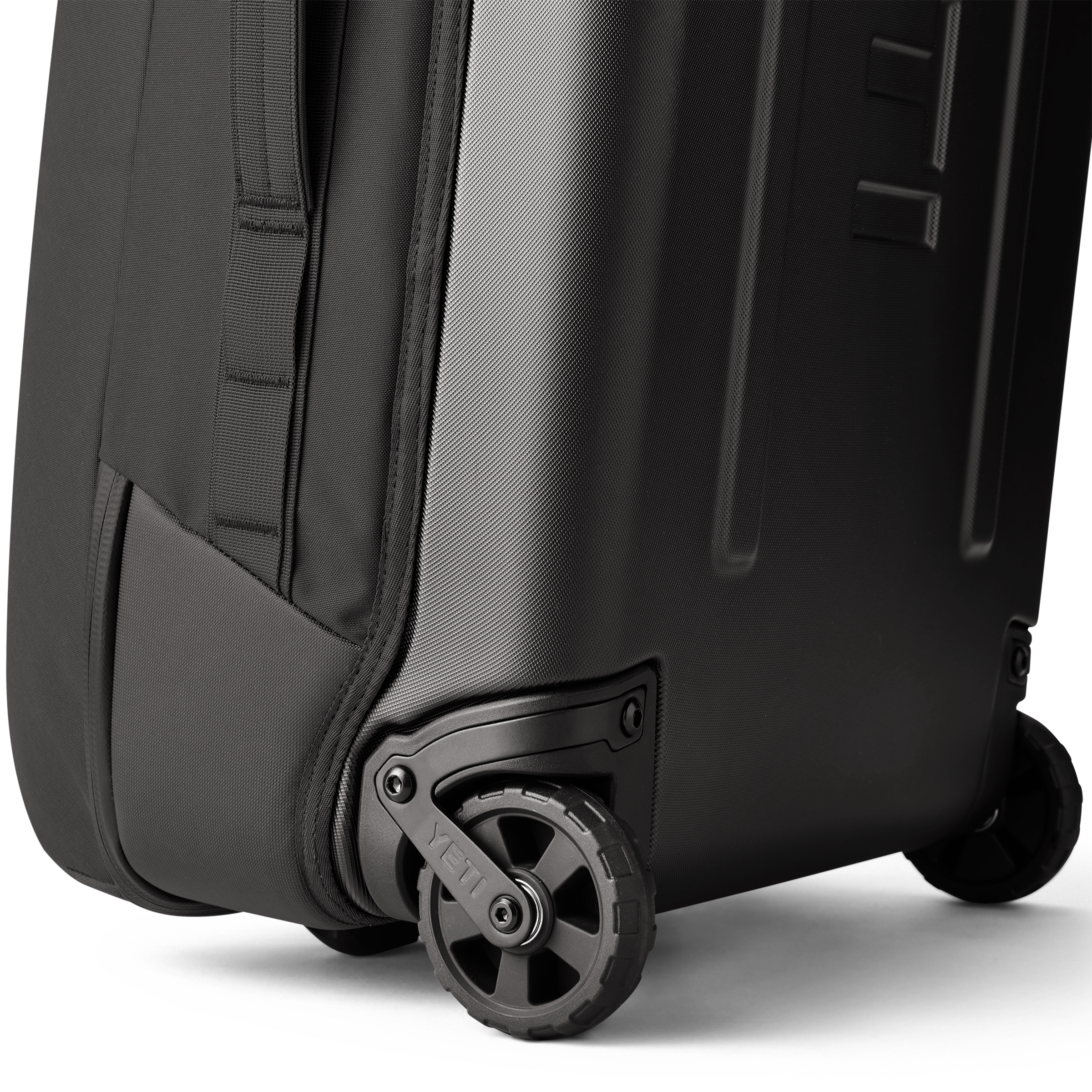 Crossroads® 73L / 29 Luggage