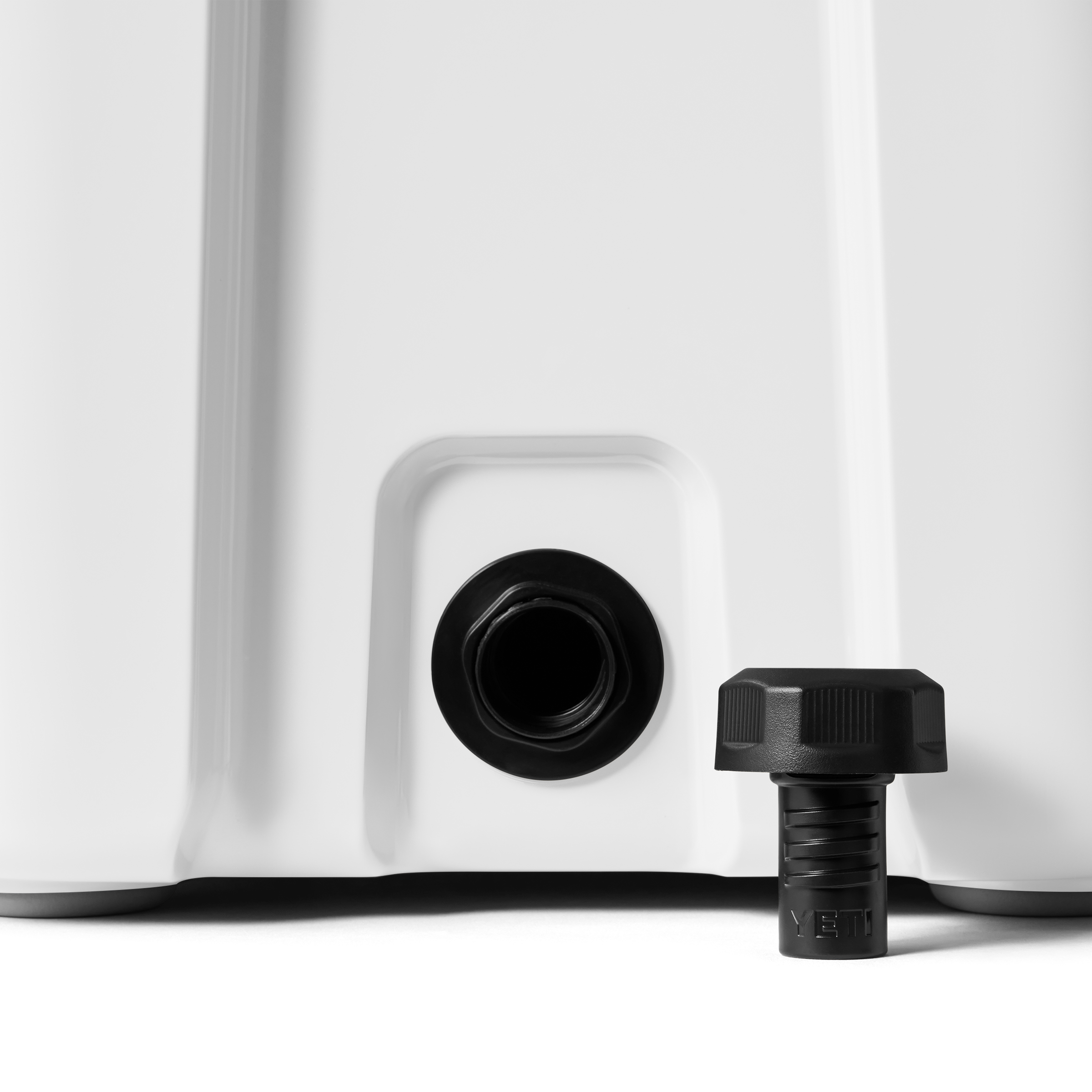 Roadie® 24 Cool Box